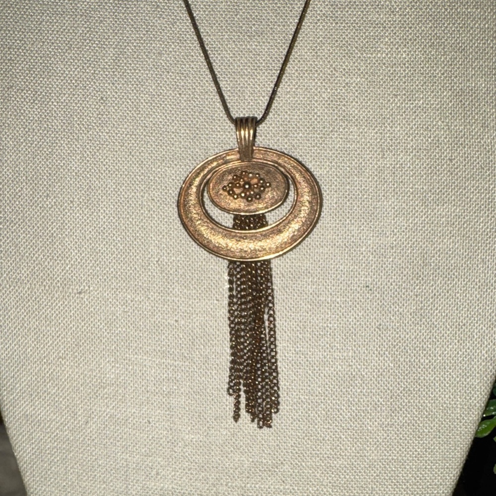 Vintage Avon Gold Tassel Pendant Necklace